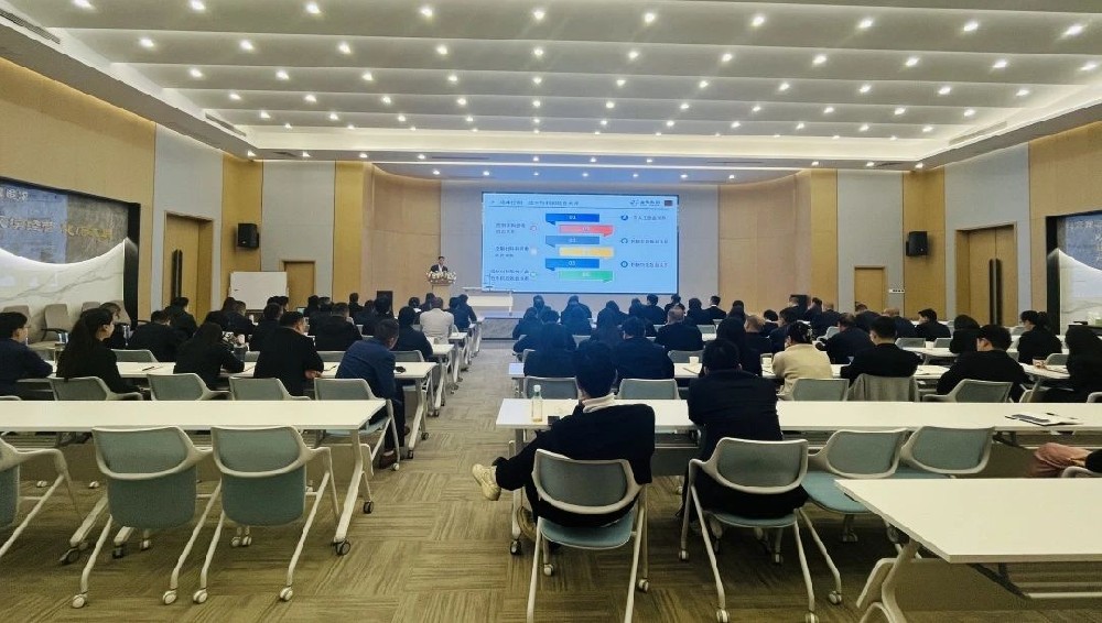 言传身教 学无止境|乐动买球_乐动买球（中国）
集团开展成本控制专项培训