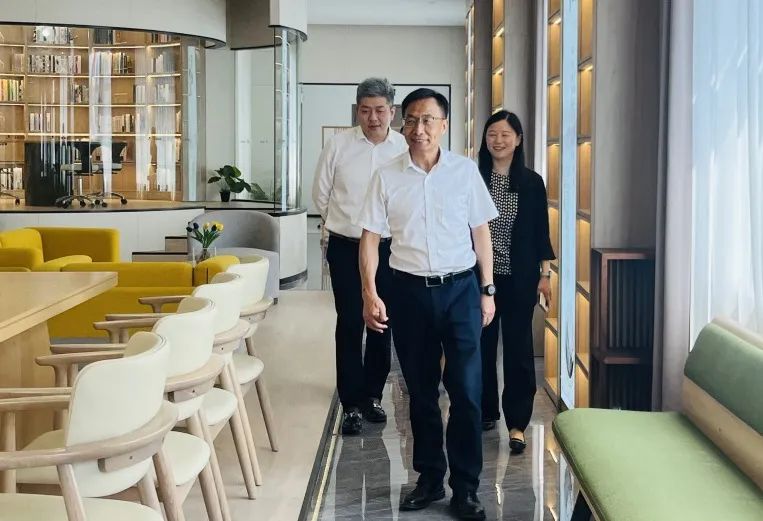 萧山区政协叶建宏主席一行莅临乐动买球_乐动买球（中国）
集团进行委员走访